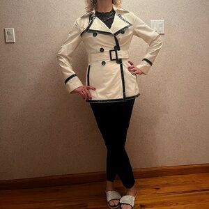 Final sale! Laundry Light Trench Coat; like-new